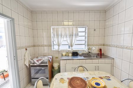 Casa à venda com 180m², 4 quartos e sem vaga Casa à venda com 180m², 4 quartos e sem vagaCasa 2 - cozinha