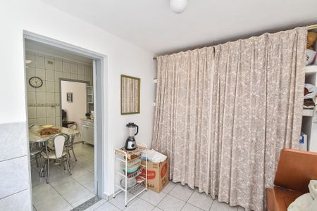 Casa à venda com 180m², 4 quartos e sem vaga Casa à venda com 180m², 4 quartos e sem vagaCasa 2 - área de serviço