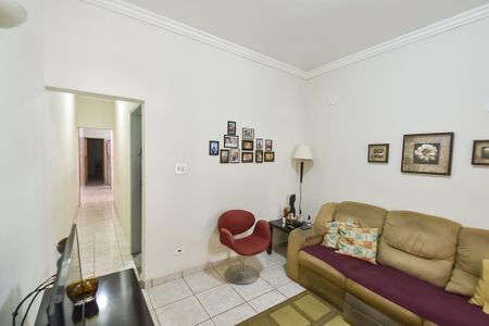 Casa à venda com 180m², 4 quartos e sem vaga Casa à venda com 180m², 4 quartos e sem vagaSala