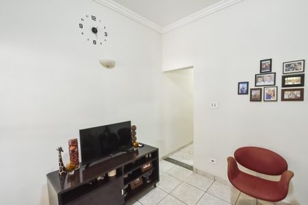 Casa à venda com 180m², 4 quartos e sem vaga Casa à venda com 180m², 4 quartos e sem vagaSala