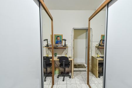 Casa à venda com 180m², 4 quartos e sem vaga Casa à venda com 180m², 4 quartos e sem vagaQuarto 2