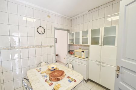 Casa à venda com 180m², 4 quartos e sem vaga Casa à venda com 180m², 4 quartos e sem vagaCasa 2 - cozinha
