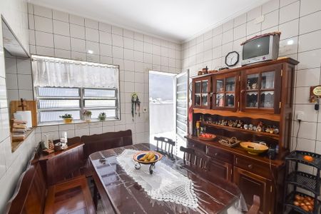 Casa à venda com 180m², 4 quartos e sem vaga Casa à venda com 180m², 4 quartos e sem vagaCopa