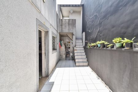 Casa à venda com 180m², 4 quartos e sem vaga Casa à venda com 180m², 4 quartos e sem vagaQuintal