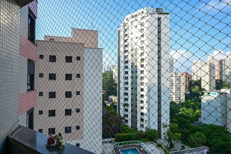 Apartamento à venda com 210m², 4 quartos e 3 vagasVista do Quarto 2