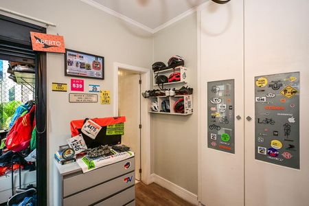 Apartamento à venda com 210m², 4 quartos e 3 vagasSuíte 2