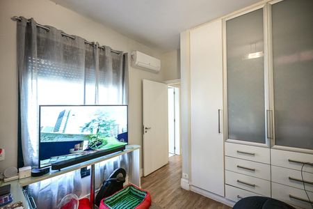 Apartamento à venda com 210m², 4 quartos e 3 vagasQuarto 1