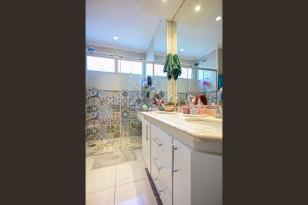 Apartamento à venda com 210m², 4 quartos e 3 vagasBanheiro Suíte 1