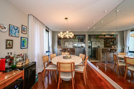 Apartamento à venda com 210m², 4 quartos e 3 vagasSala de Jantar