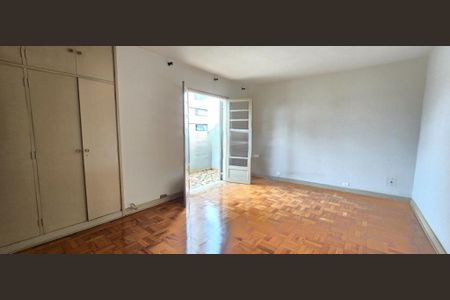 Casa à venda com 310m², 5 quartos e 3 vagas Casa à venda com 310m², 5 quartos e 3 vagasFoto 34