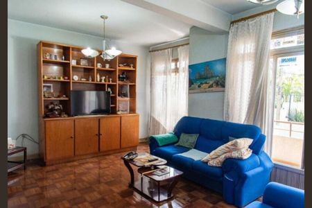 Casa à venda com 310m², 5 quartos e 3 vagas Casa à venda com 310m², 5 quartos e 3 vagasFoto 02