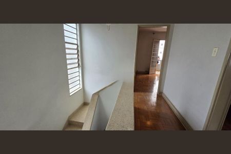 Casa à venda com 310m², 5 quartos e 3 vagas Casa à venda com 310m², 5 quartos e 3 vagasFoto 06