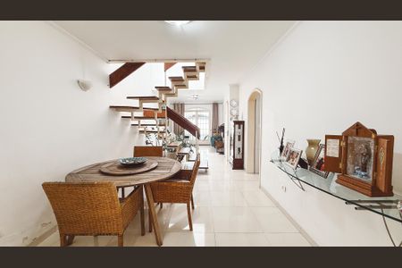 Casa à venda com 300m², 3 quartos e 3 vagasSala