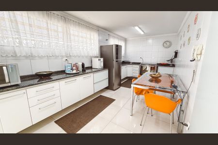 Casa à venda com 300m², 3 quartos e 3 vagasCozinha