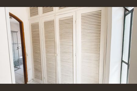 Casa à venda com 300m², 3 quartos e 3 vagasQuarto Suíte