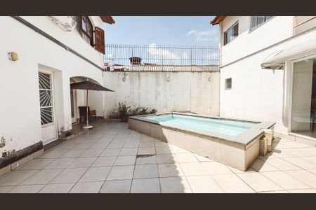 Casa à venda com 300m², 3 quartos e 3 vagasPiscina