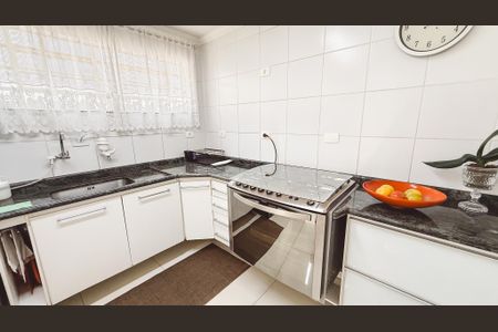 Casa à venda com 300m², 3 quartos e 3 vagasCozinha