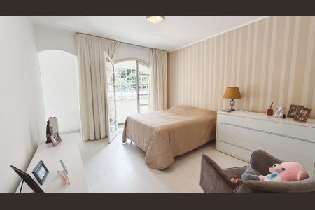 Casa à venda com 300m², 3 quartos e 3 vagasQuarto Suíte