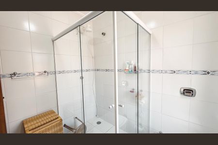 Casa à venda com 300m², 3 quartos e 3 vagasBanheiro da Suíte