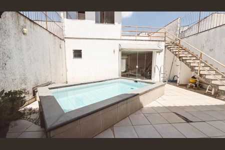 Casa à venda com 300m², 3 quartos e 3 vagasPiscina