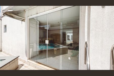 Casa à venda com 300m², 3 quartos e 3 vagasSalão de Festas