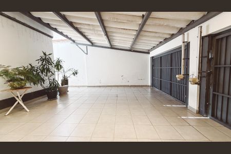 Casa à venda com 300m², 3 quartos e 3 vagasGaragem