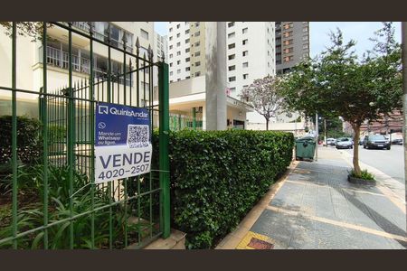 Apartamento à venda com 134m², 3 quartos e 2 vagasFachada + Plaquinha