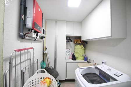 Casa de condomínio à venda com 216m², 5 quartos e 3 vagasÁrea de Serviço