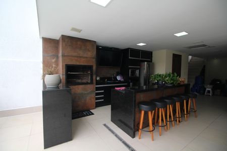 Casa de condomínio à venda com 216m², 5 quartos e 3 vagasChurrasqueira