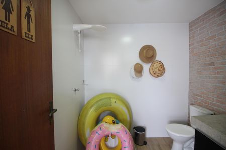 Casa de condomínio à venda com 216m², 5 quartos e 3 vagasBanheiro Social