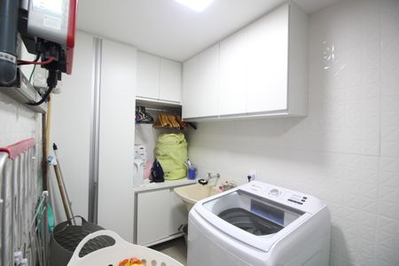 Casa de condomínio à venda com 216m², 5 quartos e 3 vagasÁrea de Serviço