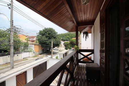 Casa de condomínio à venda com 216m², 5 quartos e 3 vagasQuarto 4 - Varanda