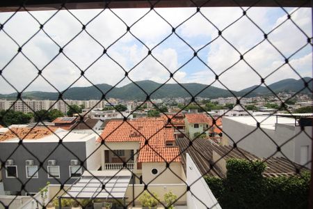 Casa de condomínio à venda com 216m², 5 quartos e 3 vagasQuarto 3 - Vista