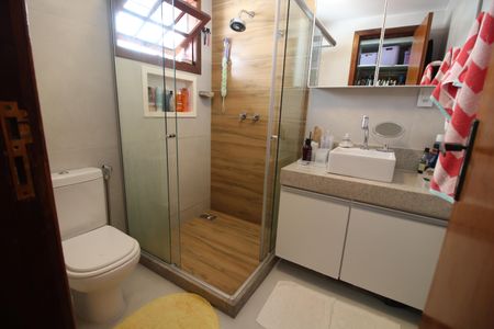 Casa de condomínio à venda com 216m², 5 quartos e 3 vagasQuarto 4 - Suíte