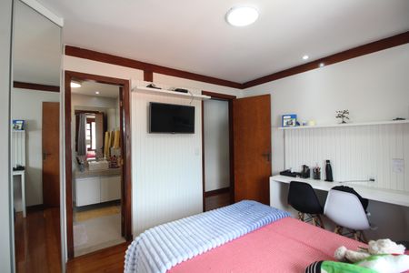 Casa de condomínio à venda com 216m², 5 quartos e 3 vagasQuarto 3