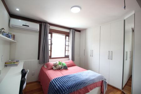 Casa de condomínio à venda com 216m², 5 quartos e 3 vagasQuarto 3