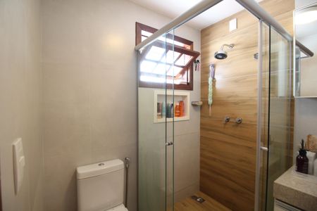 Casa de condomínio à venda com 216m², 5 quartos e 3 vagasQuarto 4 - Suíte