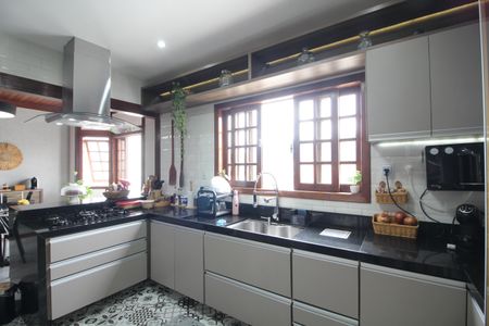 Casa de condomínio à venda com 216m², 5 quartos e 3 vagasCozinha