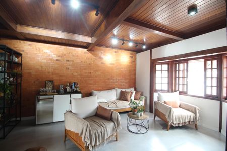 Sala de casa de condomínio à venda com 5 quartos, 216m² em Taquara, Rio de Janeiro