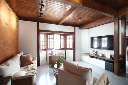 Casa de condomínio à venda com 216m², 5 quartos e 3 vagasSala