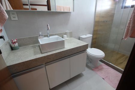 Casa de condomínio à venda com 216m², 5 quartos e 3 vagasQuarto 2 - Suíte