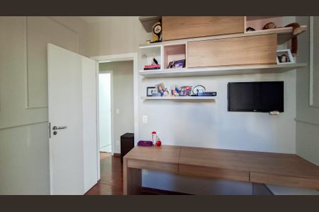 Apartamento à venda com 155m², 4 quartos e 3 vagasQuarto 2