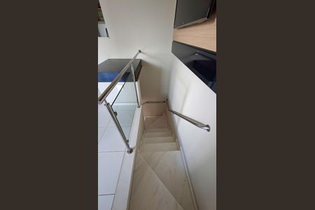 Apartamento à venda com 155m², 4 quartos e 3 vagasEscada