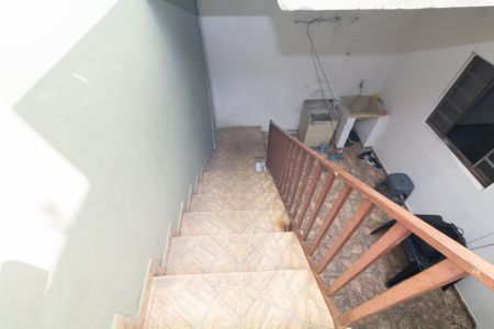 Casa para alugar com 60m², 2 quartos e sem vaga Casa para alugar com 60m², 2 quartos e sem vagaEscada