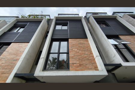 Casa para alugar com 152m², 2 quartos e 2 vagasFachada