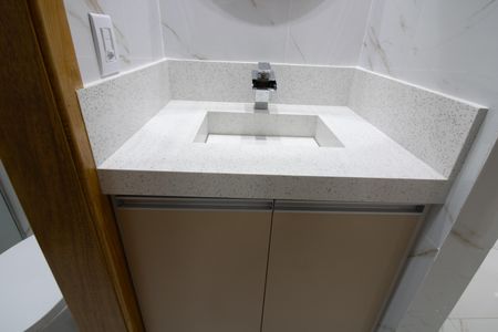 Apartamento para alugar com 54m², 2 quartos e 1 vagaPia / Banheiro