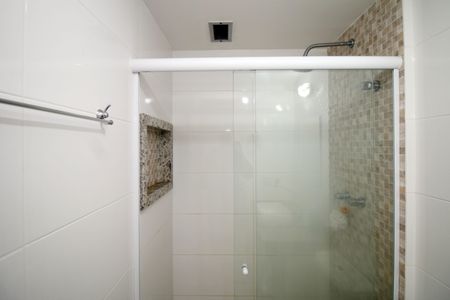 Apartamento à venda com 56m², 2 quartos e 1 vagaBanheiro Social