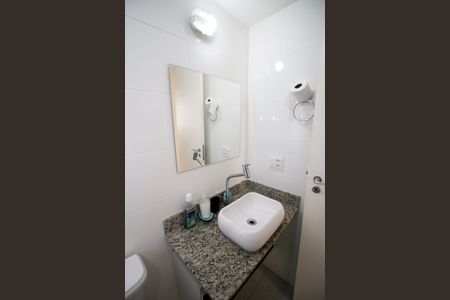 Apartamento à venda com 56m², 2 quartos e 1 vagaBanheiro Social