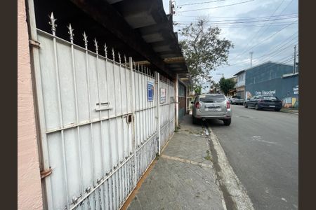 Casa para alugar com 120m², 3 quartos e 1 vaga Casa para alugar com 120m², 3 quartos e 1 vagaFachada