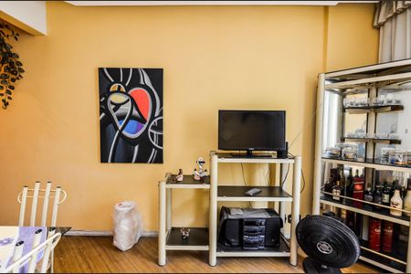 Sala de apartamento para alugar com 2 quartos, 75m² em Vila Isabel, Rio de Janeiro